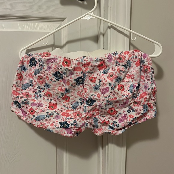 Yigga, small children’s short. Floral. - Picture 2 of 2